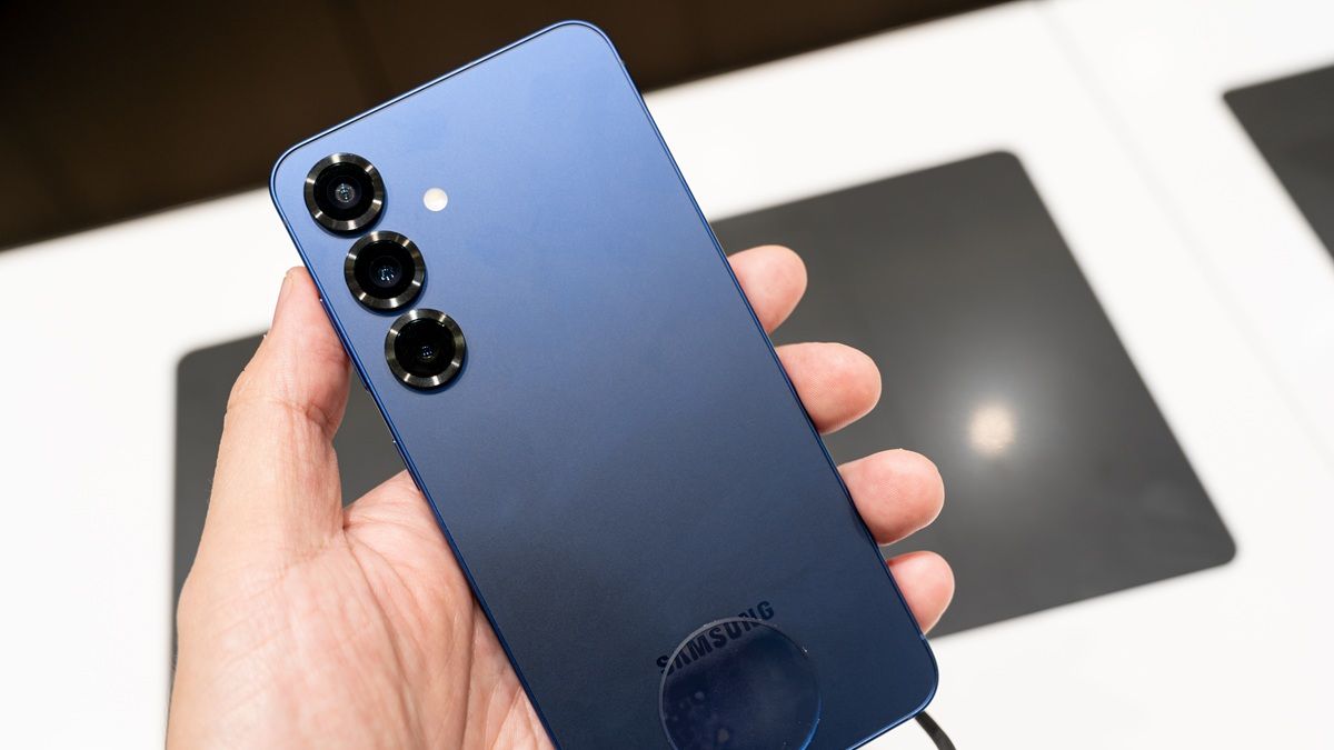 El Samsung Galaxy S25 FE baja fuerte en Mercado Libre y queda con 50% de descuento