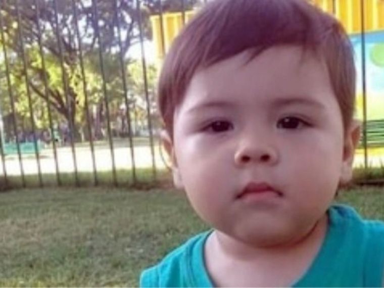 Milo tenía dos años y fue hallado muerto presuntamente por estrangulamiento