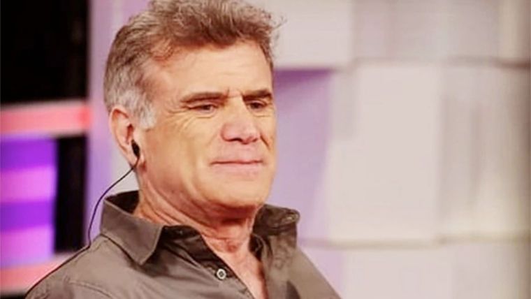 El presentador reveló hace pocos días que tiene cáncer de colon con metástasis en el hígado. El presentador reveló hace pocos días que tiene cáncer de colon con metástasis en el hígado.