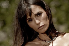 Jordana Brewster sabe combinar prendas para que se luzca su figura. Foto: Instagram @jordanabrewster