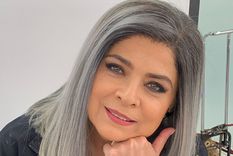 Victoria Ruffo fue captada movilizándose en silla de ruedas.