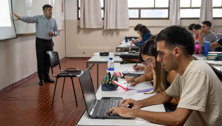 Según la ACIJ, el Presupuesto 2023 y reconducido en el 2024 para las universidades nacionales es el más bajo desde que se tiene registro Foto: Santiago Tagua/MDZ