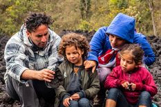 Osiris y Lórien viajan junto a sus padres desde que están en el vientre de su mamá. Foto: Foto: @familia_nomade