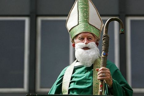 Pocos quizás conozcan el origen de la fiesta que la mayoría del mundo celebra bebiendo y vistiendo de verde. Foto: GETTY IMAGES