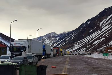 MDZol | El lugar en el que autos y camiones dejarán de formar fila conjunta. Ahora los camiones avanzarán por otro carril según lo anunciado por Vialidad Foto: Osvaldo Valle