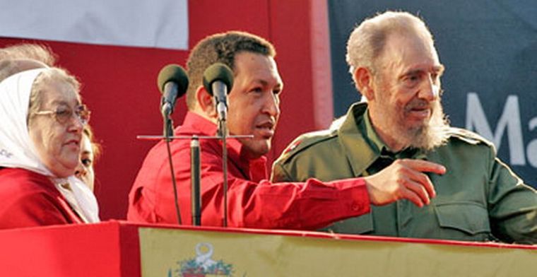 Hebe de Bonafini, Hugo Chávez y Fidel Castro