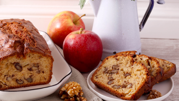 El budín ideal para tus meriendas con manzanas y nueces