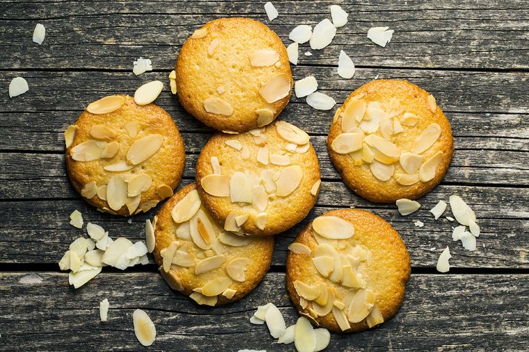 Lúcete preparando estas saludables galletas de almendra. Foto: Shutterstock