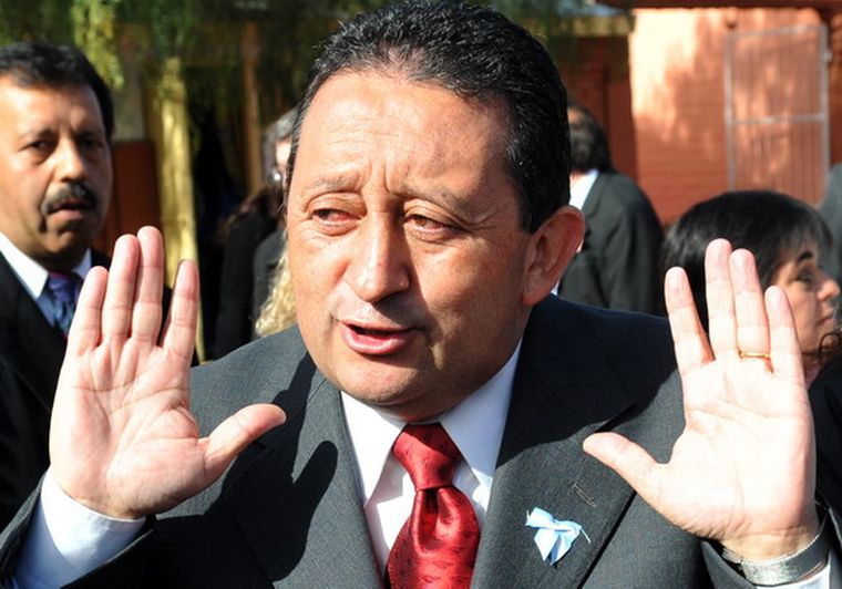 Humareda en el auto oficial. Foto: Pachy Reynoso / MDZ