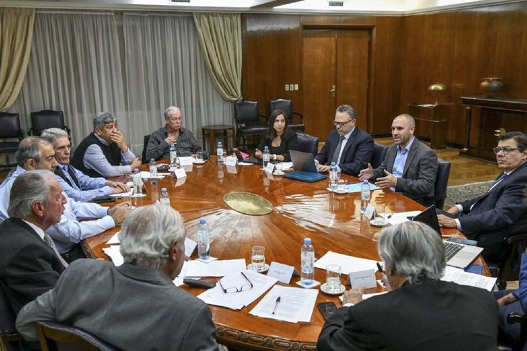 El encuentro entre el Gobierno, gremios y empresarios Foto: Télam