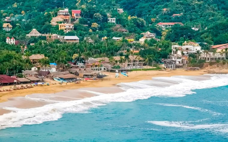 Mazunte combina ambiente bohemio, naturaleza y paisajes que atraen a viajeros de todo el mundo. Foto: Shutterstock Mazunte combina ambiente bohemio, naturaleza y paisajes que atraen a viajeros de todo el mundo. Foto: Shutterstock 