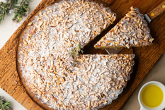 Este bizcocho de almendras lo puedes lograr con esta receta