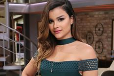 Clarissa Molina está dispuesta a resaltar sus curvas y usar las ventajas de una figura privilegiada a la hora de lucir espectacular. Foto: Univisión