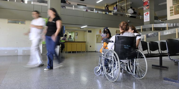 En enero los salarios de los estatales subirán 10%, según acordó Jaque en las paritarias de 2011. Foto: Nacho Gaffuri / MDZ