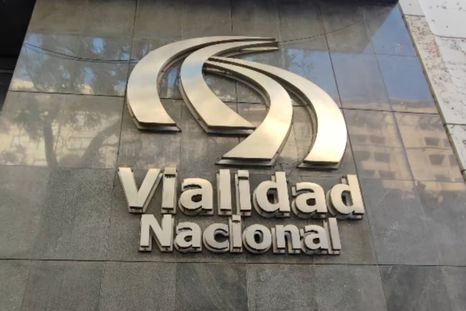 Suspenden por seis meses la decisión de avanzar con la disolución de Vialidad Nacional. Suspenden por seis meses la decisión de avanzar con la disolución de Vialidad Nacional.