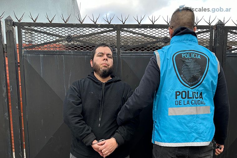 Luis Abel Guzmán fue detenido en el partido bonaerense de Moreno tras permanecer 70 días prófugo. Luis Abel Guzmán fue detenido en el partido bonaerense de Moreno tras permanecer 70 días prófugo.