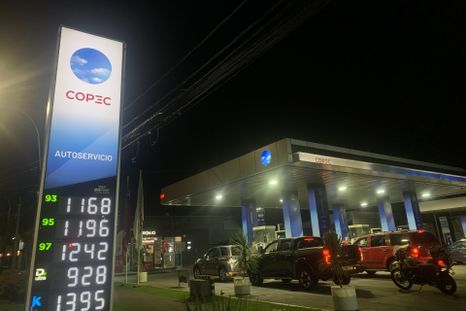 El Gobierno de Chile aprobó un alza histórica de los precios de los combustibles. El Gobierno de Chile aprobó un alza histórica de los precios de los combustibles.