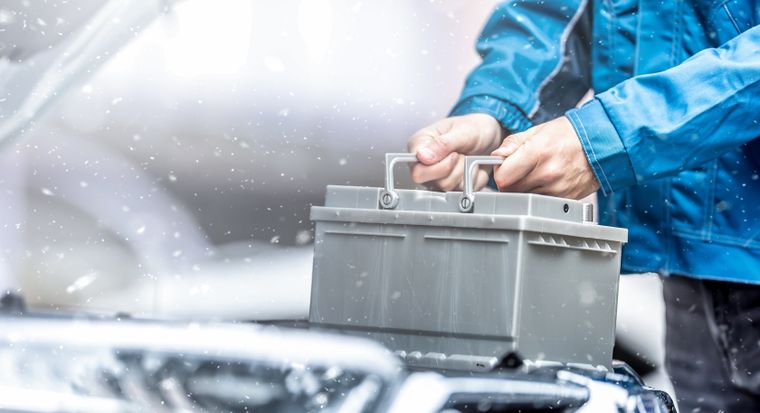 Las bajas temperaturas exigen revisar los autos para evitar problemas en rutas y ciudades.