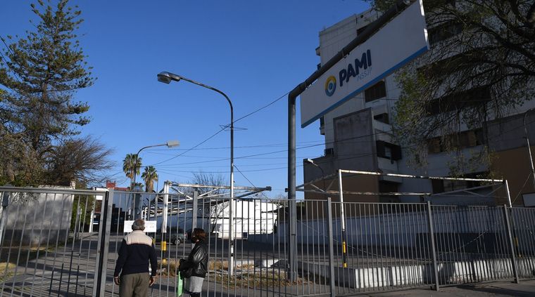 El monto para aporte económico mensual para PAMI en marzo 2024 Foto: ALF PONCE MERCADO / MDZ