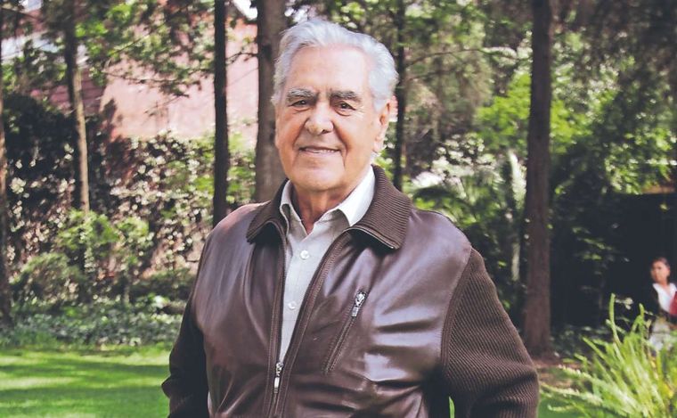 Erik del castillo reveló que sufre una enfermedad que no tiene cura. Foto: Instagram/ Erik del Castillo