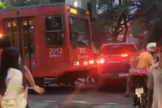 El siniestro no dejó heridos, pero provocó demoras en el tránsito y el servicio. El siniestro no dejó heridos, pero provocó demoras en el tránsito y el servicio.