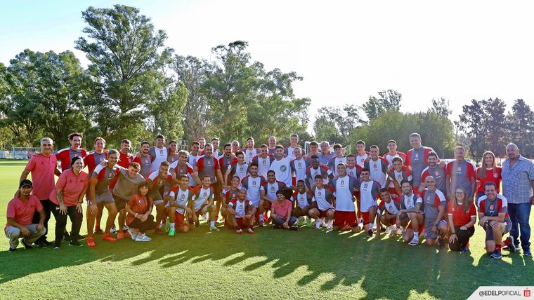El chileno se volvió a reunir con sus compañeros. Foto: Estudiantes de La Plata