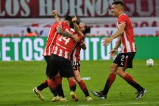 El festejo de los jugadores de Estudiantes. Foto: FotoBaires