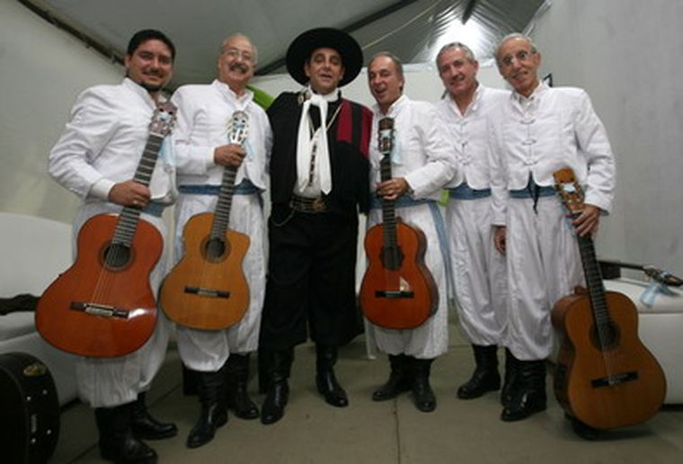 El artista fue parte del grupo entre 1988 y 2014. El artista fue parte del grupo entre 1988 y 2014.