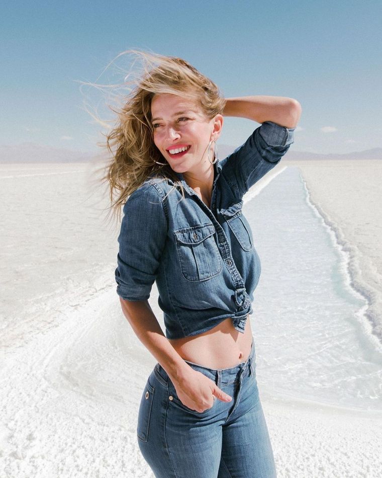 Luisana Lopilato nos enseña tres looks para llevar chaquetas de denim Foto: Instagram