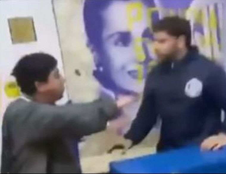 La Facultad de Derecho de la Universidad de Buenos Aires (UBA) se convirtió este jueves en escenario de un enfrentamiento entre estudiantes militantes libertarios y peronistas.