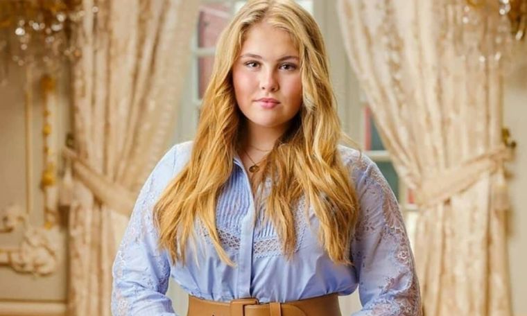 Mirá el look de Amalia de Orange.