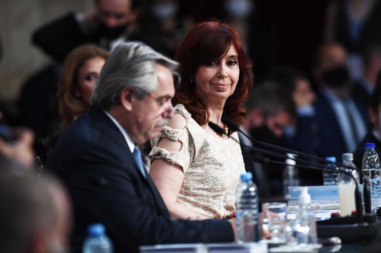 Cristina Fernández de Kirchner publicó una carta y no olvidó recordarle a Alberto cómo debe negociar con el FMI Foto: Telam