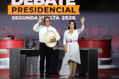 En Perú, Roberto Sánchez y Keiko Fujimori pelean voto a voto. Foto Efe En Perú, Roberto Sánchez y Keiko Fujimori pelean voto a voto. Foto Efe
