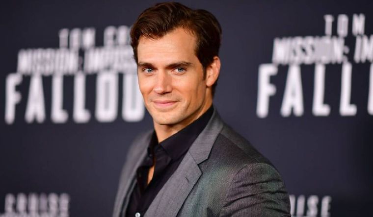 Henry Cavill tuvo que ponerse el traje de superhéroe para salvar a su sobrino.