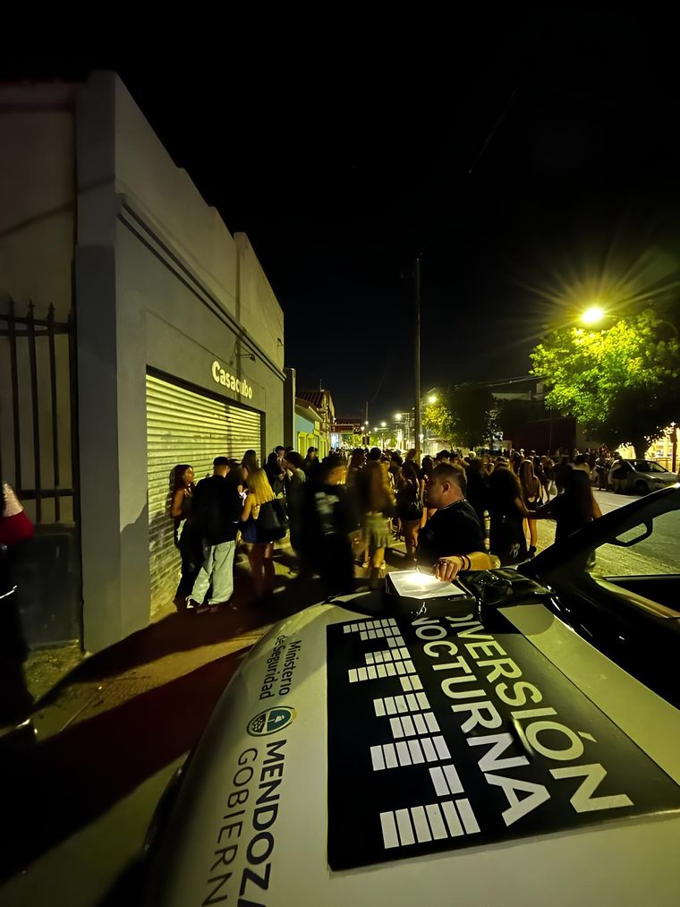 La Provincia aplicará multas millonarias y reforzará controles para evitar que alumnos lleguen alcoholizados. La Provincia aplicará multas millonarias y reforzará controles para evitar que alumnos lleguen alcoholizados.