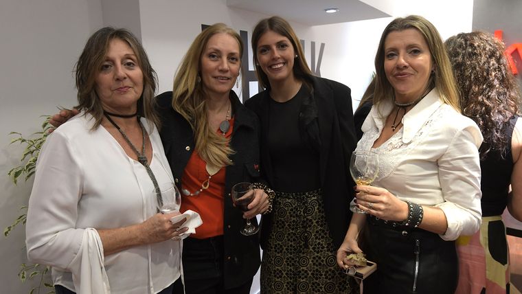 Eugenia Lucero, Carla Ciccarelli, Martina Vicchi Puelles y Andrea Rodríguez. Eugenia Lucero, Carla Ciccarelli, Martina Vicchi Puelles y Andrea Rodríguez.