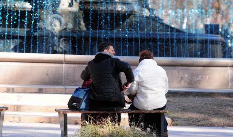 El pronóstico adelanta un domingo con tormentas, nevadas y frío extremo en gran parte del país.