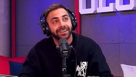 El conductor está comenzando una nueva relación. El conductor está comenzando una nueva relación.