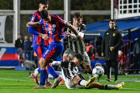 San Lorenzo y Gimnasia se enfrentan en el Nuevo Gasómetro.