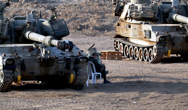 Las tropas de Israel siguen con sus ataques en Líbano contra Hezbolá. Foto Efe