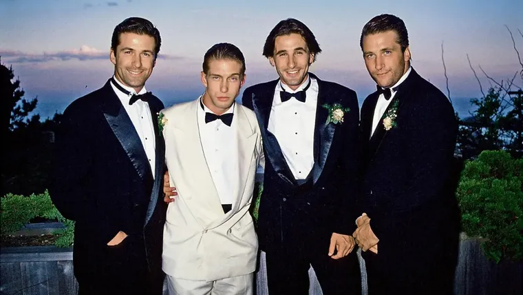 Alec, Stephen, William y Daniel Baldwin, a finales de los 80. Alec, Stephen, William y Daniel Baldwin, a finales de los 80.
