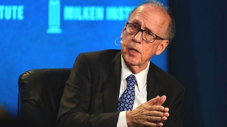 Stephen Roach, profesor de la Universidad de Yale y expresidente del banco de inversión Morgan Stanley en Asia, predice una caída de 35% del dólar hacia finales de 2021. Foto: getty images