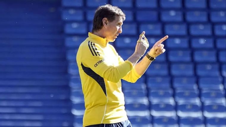 Claudio Úbeda prepara el duelo del lunes ante Barracas Central.
