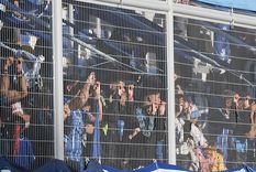 Tribuna Segura comenzará a cruzar datos con los registros de deudores alimentarios y los clubes mendocinos quedarán alcanzados por la nueva medida de control en los estadios. Tribuna Segura comenzará a cruzar datos con los registros de deudores alimentarios y los clubes mendocinos quedarán alcanzados por la nueva medida de control en los estadios.
