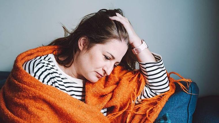 Cerca del 10% de las mujeres declaran haber dejado un trabajo debido a los síntomas de la menopausia, según una encuesta de una ONG británica.