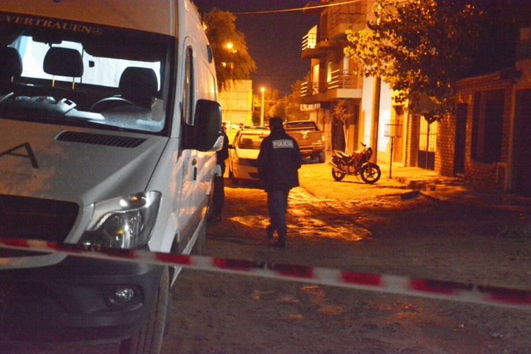 El asesinato ocurrió frente a la seccional Foto: Diario de La Pampa