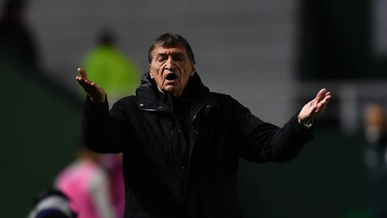 Falcioni analizó el empate del Taladro. Foto: Télam