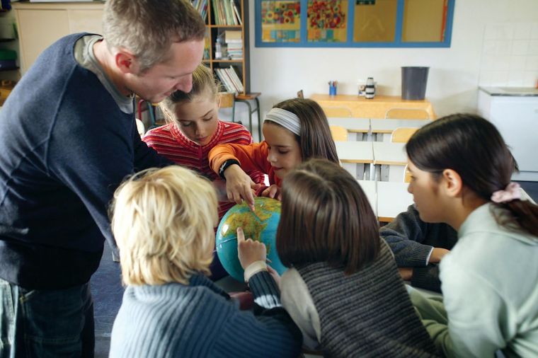 Las personas educadas son más productivas, tienen más oportunidades de conseguir empleo y menos probabilidades de vivir en la pobreza.  Foto: Blogspot.