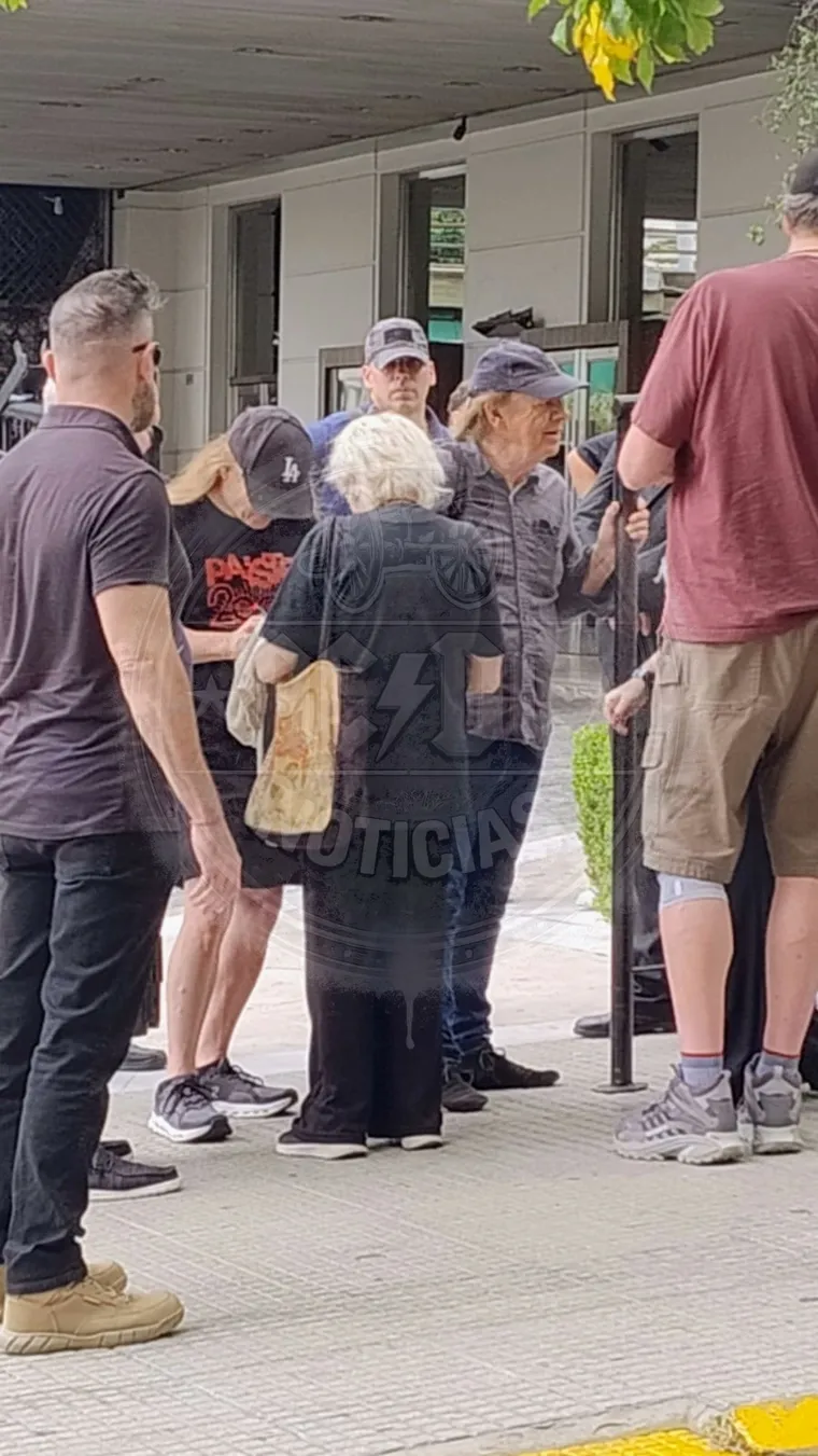 Steve Young, recuperado.