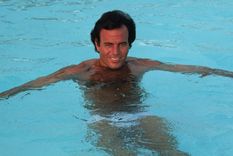 Julio Iglesias goza del prestigio que le da el ser uno de los cantantes más reconocidos y exitosos del mundo entero. Foto: The New European - https://www.theneweuropean.co.uk/wp-content/uploads/sites/2/2021/05/import/7899532_image_0-57d85109e56bd39e4b91ff5d24b30d9b.jpg